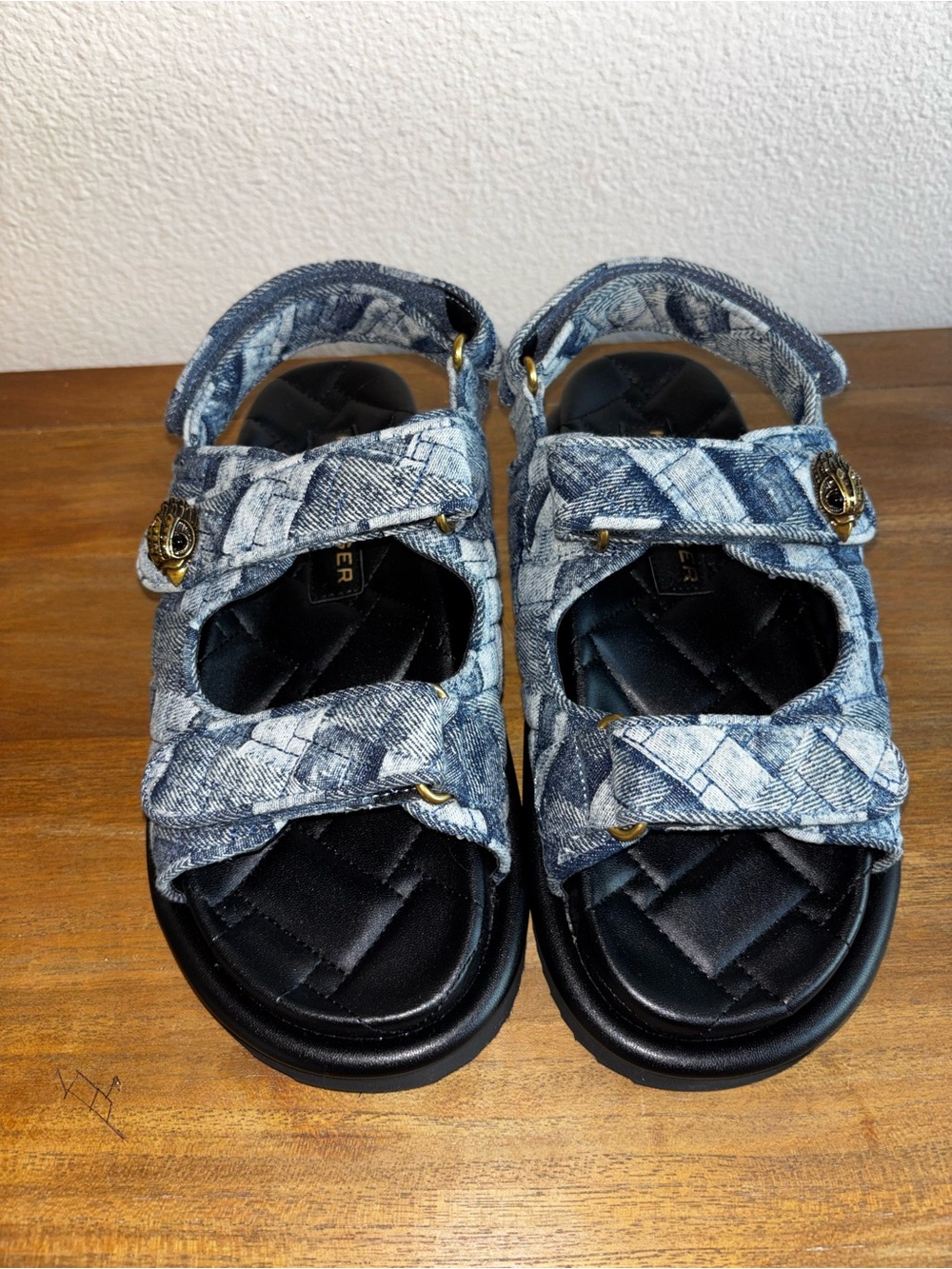 🆕 KURT GEIGER LONDON 🧿 NWOB Orson Blue Denim Velcro Dad Sandals Sz 6 - Picture 3 of 6